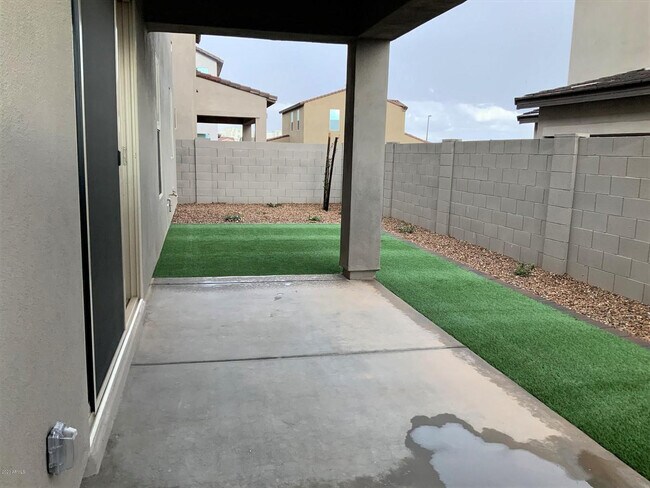Building Photo - 6519 E Villa Maria Dr
