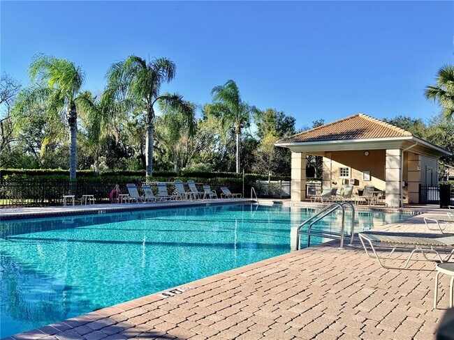 Building Photo - 819 Fairwaycove Ln