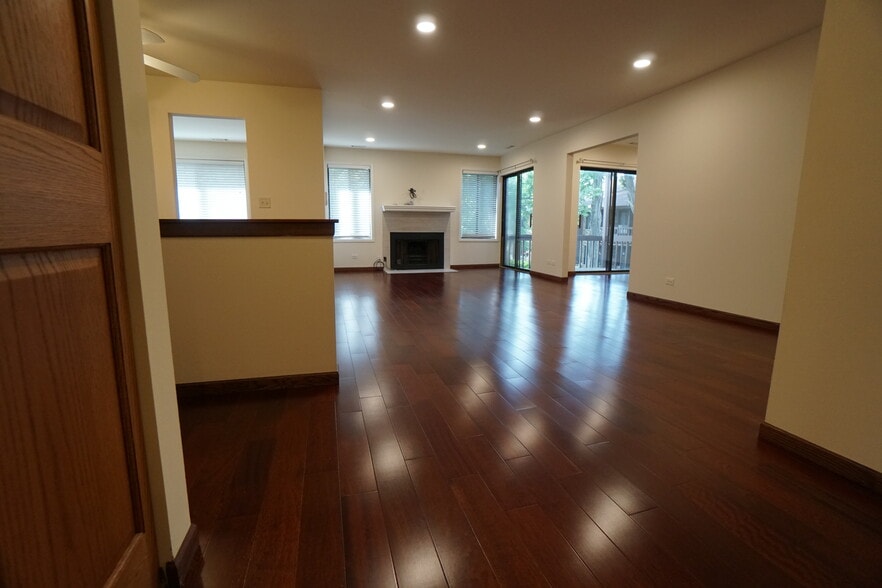 Building Photo - 6237 Trinity Dr