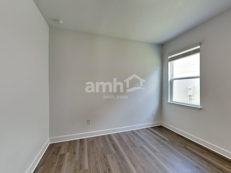 Building Photo - 3208 Carthage Ave