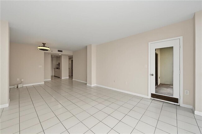 Building Photo - 1280 W Peachtree St NE