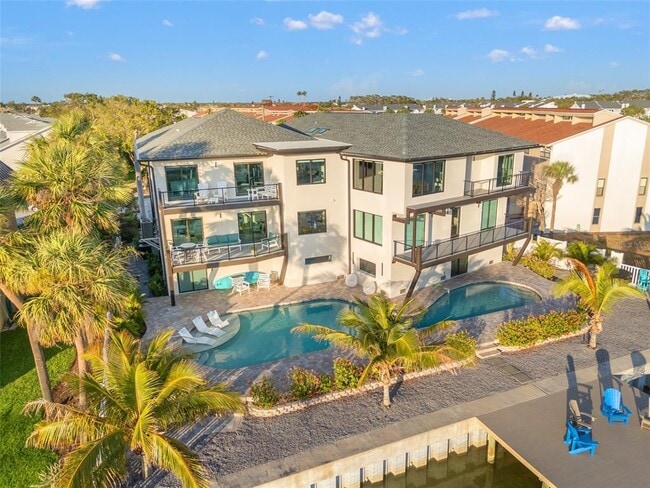 Building Photo - 12404 Capri Cir N