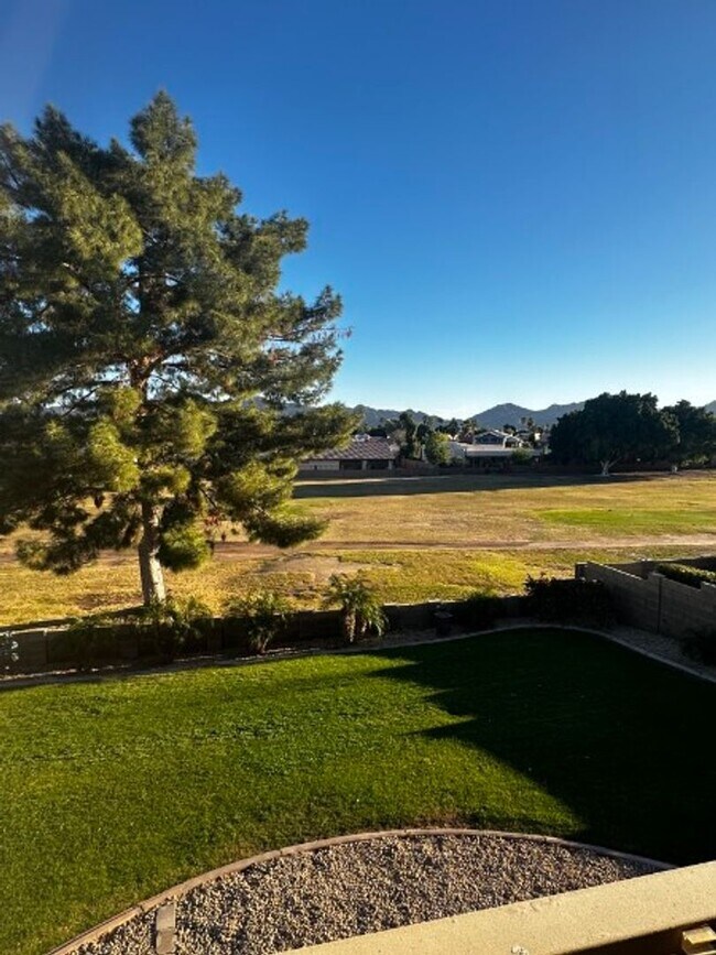 Building Photo - Golf Course Rental Property!