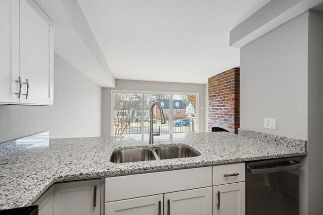 Building Photo - 5900 Patterson Ave