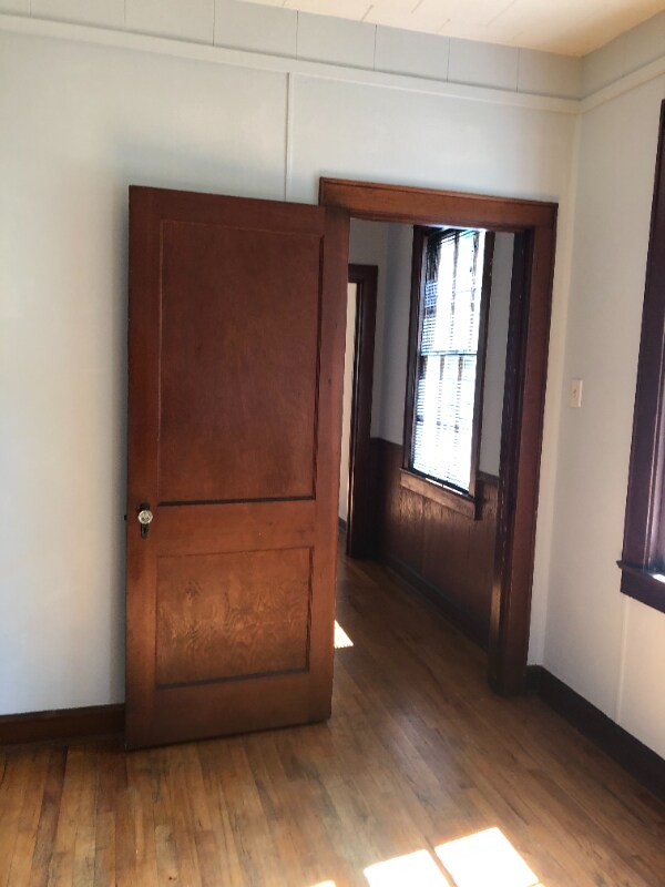 Building Photo - 800 N Mound St