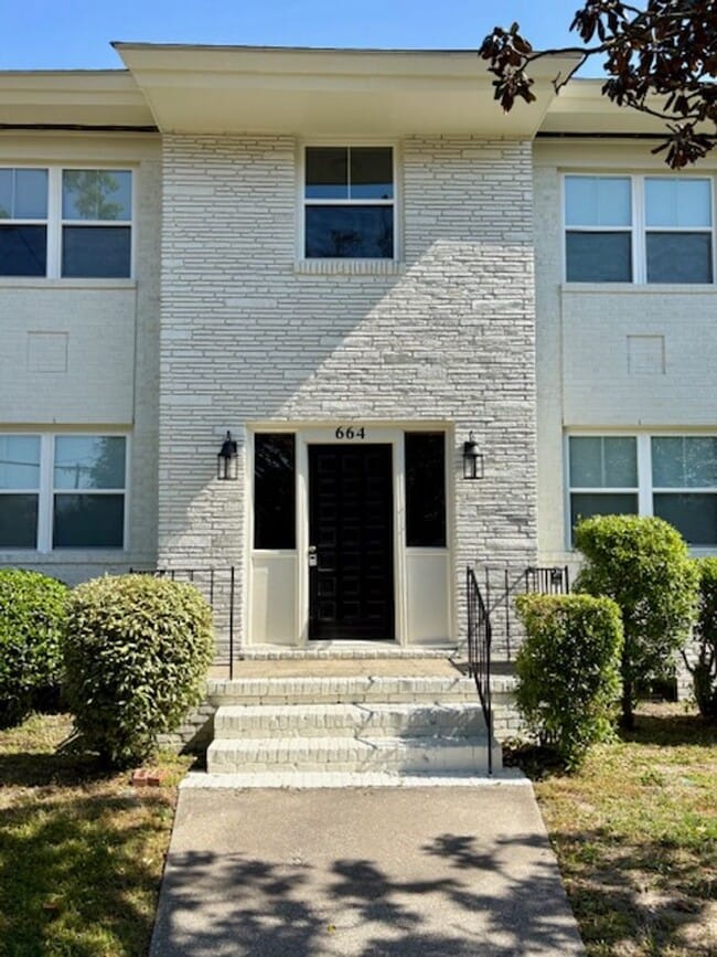 Building Photo - 664 Windermere Blvd
