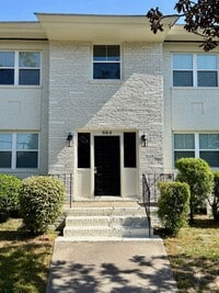 Building Photo - Fully Renovated Three Bedroom Condo 10 mins from MUSC!