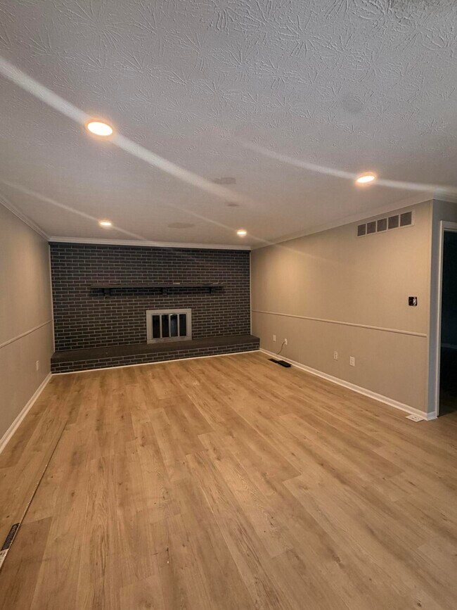Building Photo - 407 Quail Run Rd