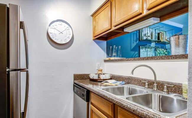 Building Photo - 2 bedroom in Dallas TX 75206
