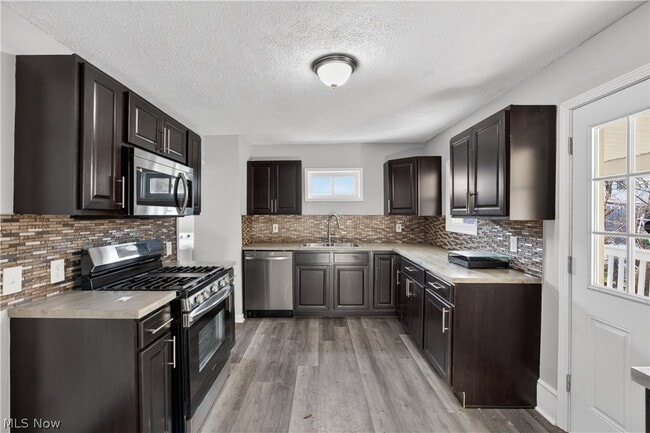 Building Photo - 1566 Winchester Ave