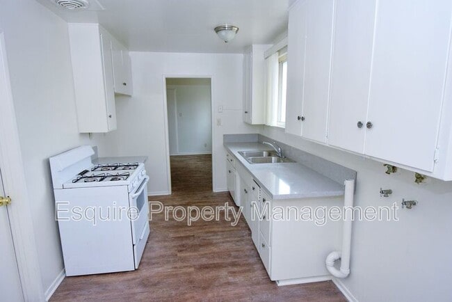 Building Photo - 405 Spruce St