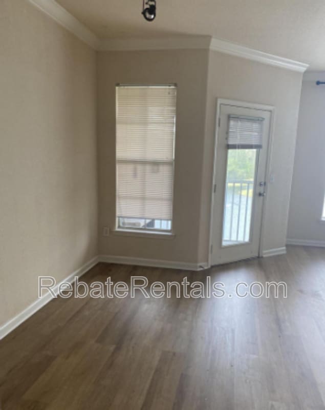 Building Photo - 8290 Gate Pkwy W