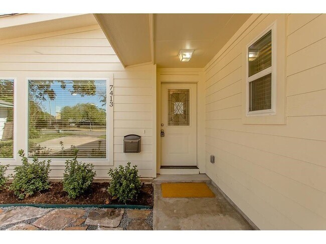Building Photo - 7413 Albacore Dr