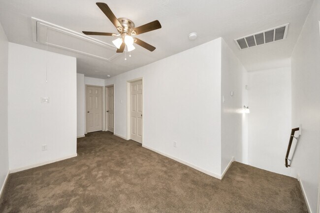 Building Photo - 3738 Lehall St