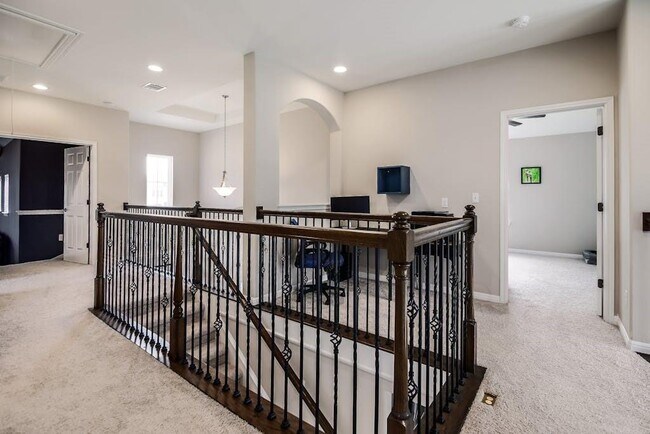Building Photo - 121 Alondra Way