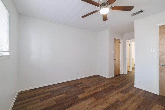 Building Photo - 3401 Willowrun Cove