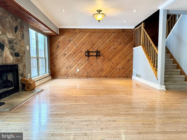 Building Photo - 101 Sarahs Ln