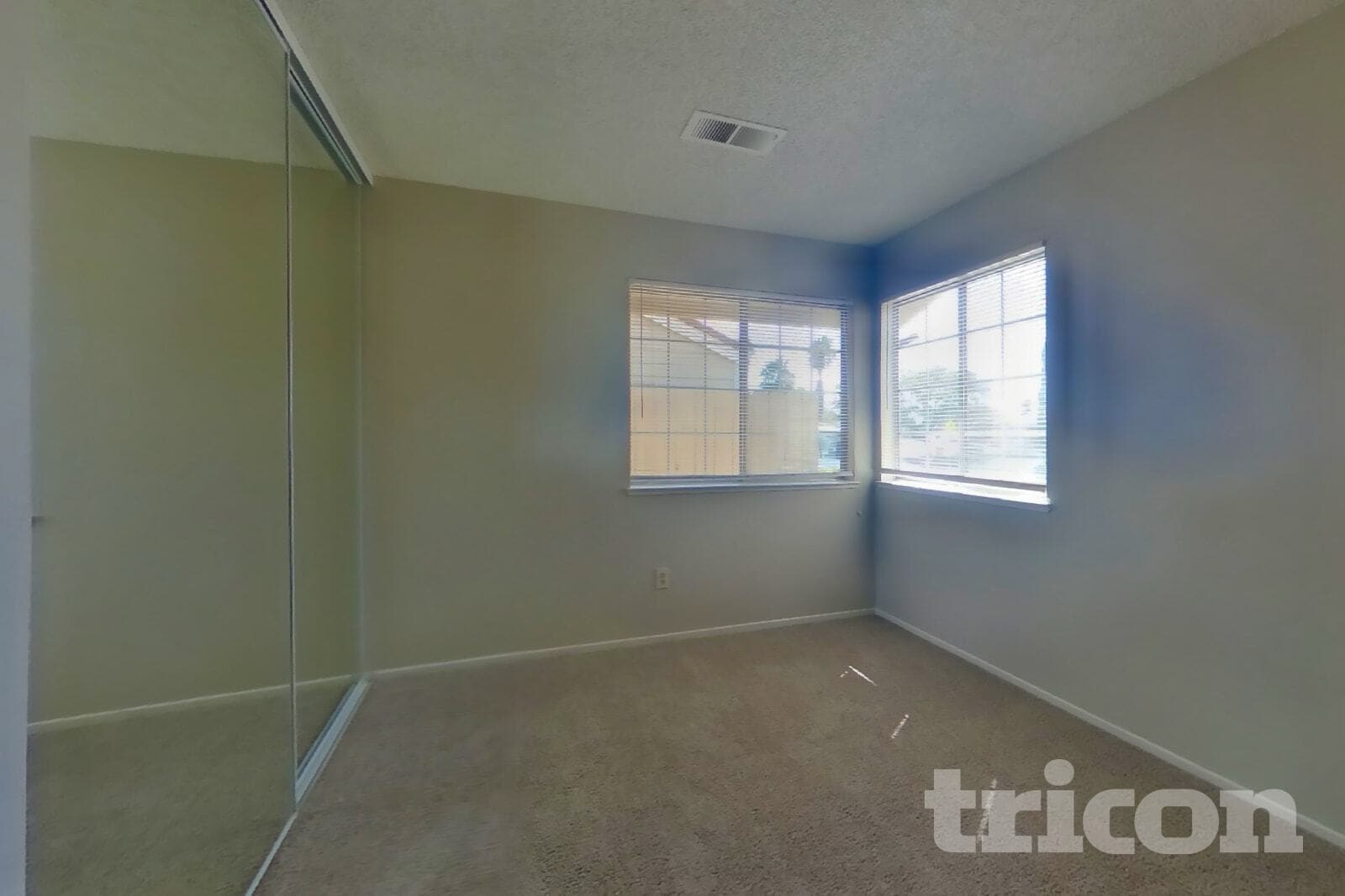 Building Photo - 3613 Bellflower Dr