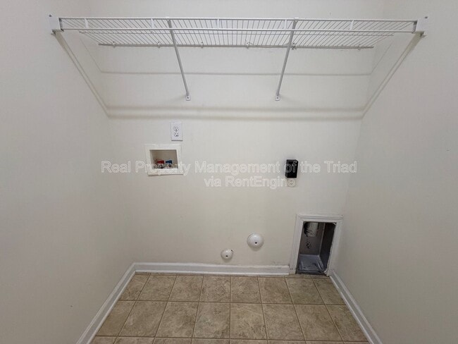 Building Photo - 1642 Ashmead Ln