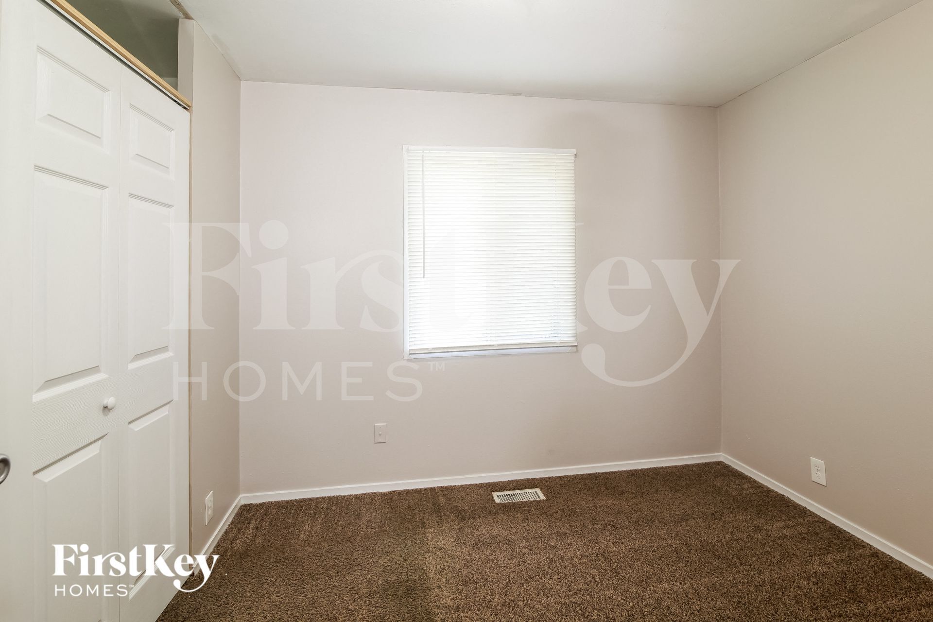 Building Photo - 6107 E 152nd St