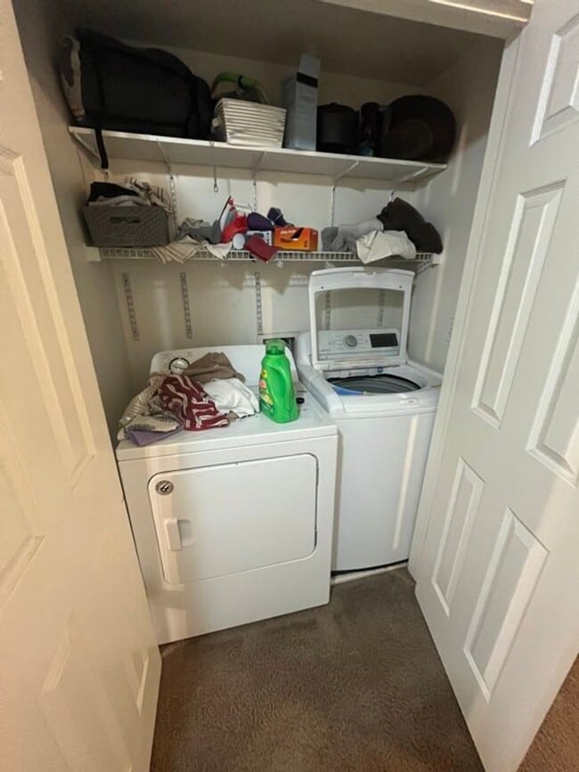 Building Photo - Bedroom Available in Provo