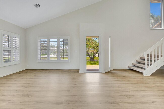 Building Photo - 4517 NW 5th Ave