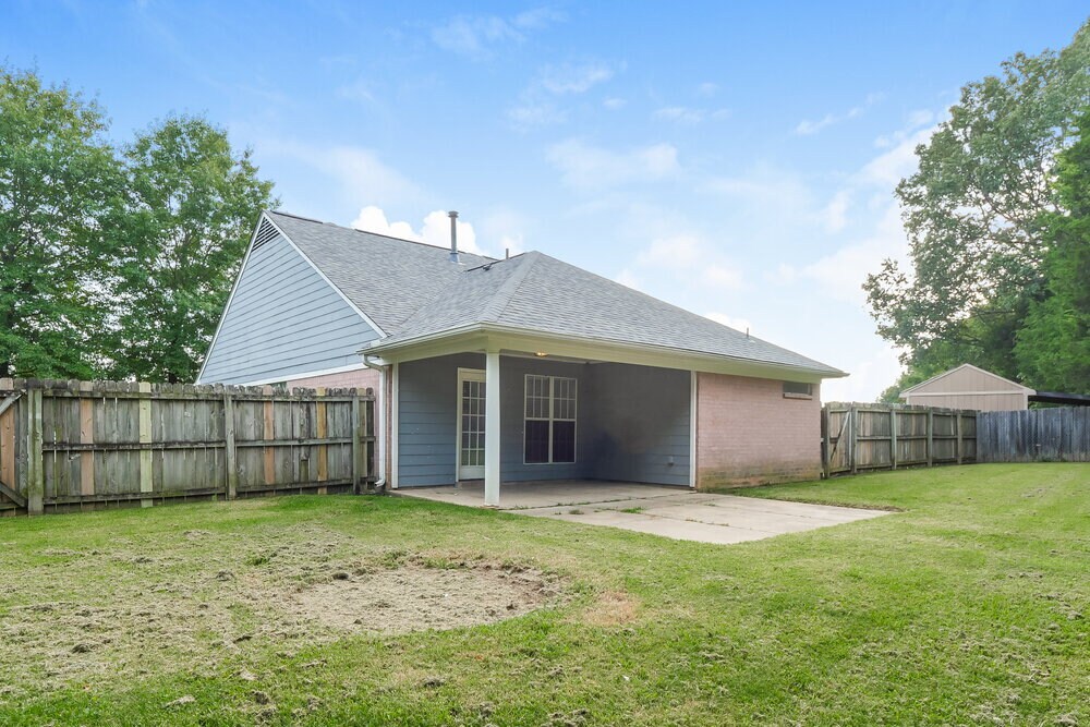Building Photo - 10678 Pecan Meadow Dr N
