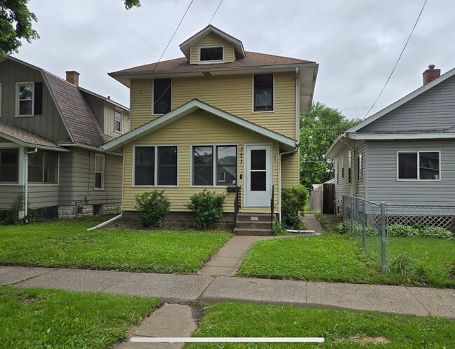 Building Photo - 171 15th Ave