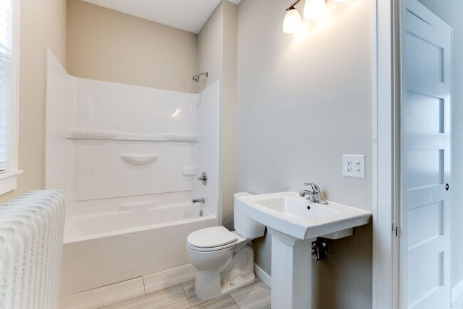 Building Photo - 273 W Sturgis St
