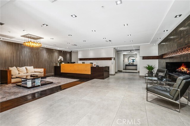 Building Photo - 432 N Oakhurst Dr