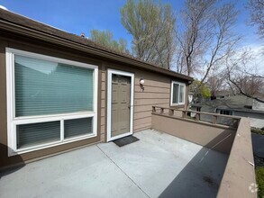 Building Photo - 775 Kingston Dr