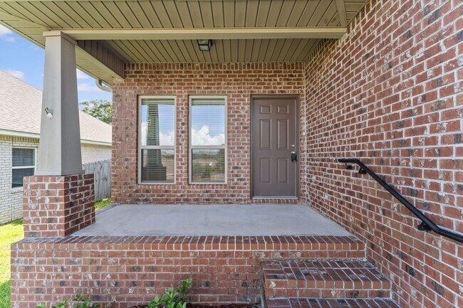 Building Photo - 27320 Lashay Dr