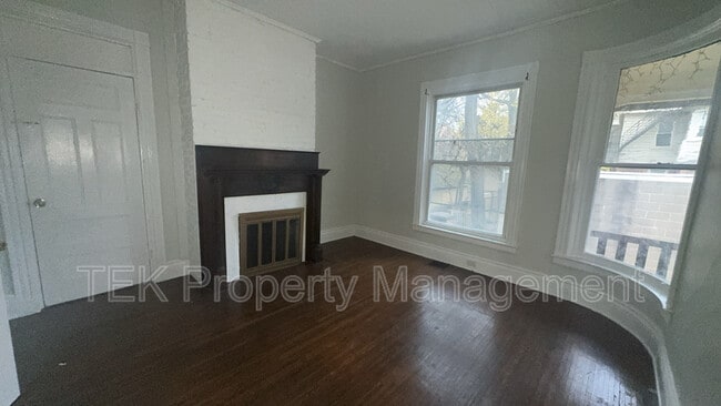 Building Photo - 26 Augustine St