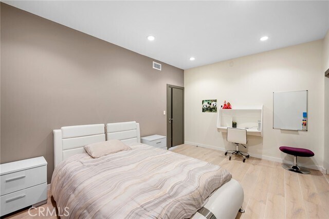 Building Photo - 3331 Oakmont View Dr