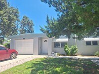 Building Photo - NSB BEACHSIDE - WALK TO FLAGLER AVE!