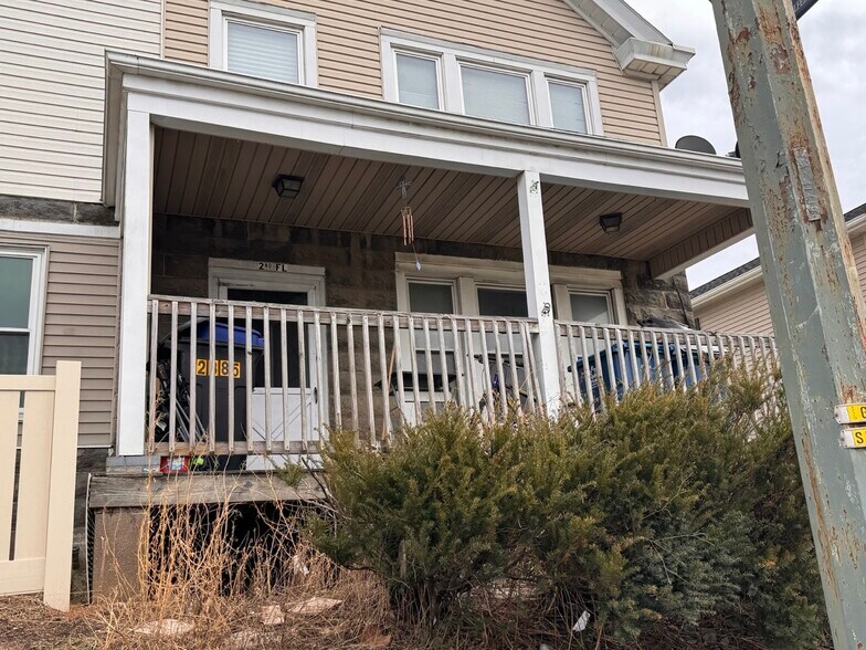 Building Photo - 2385 Main St