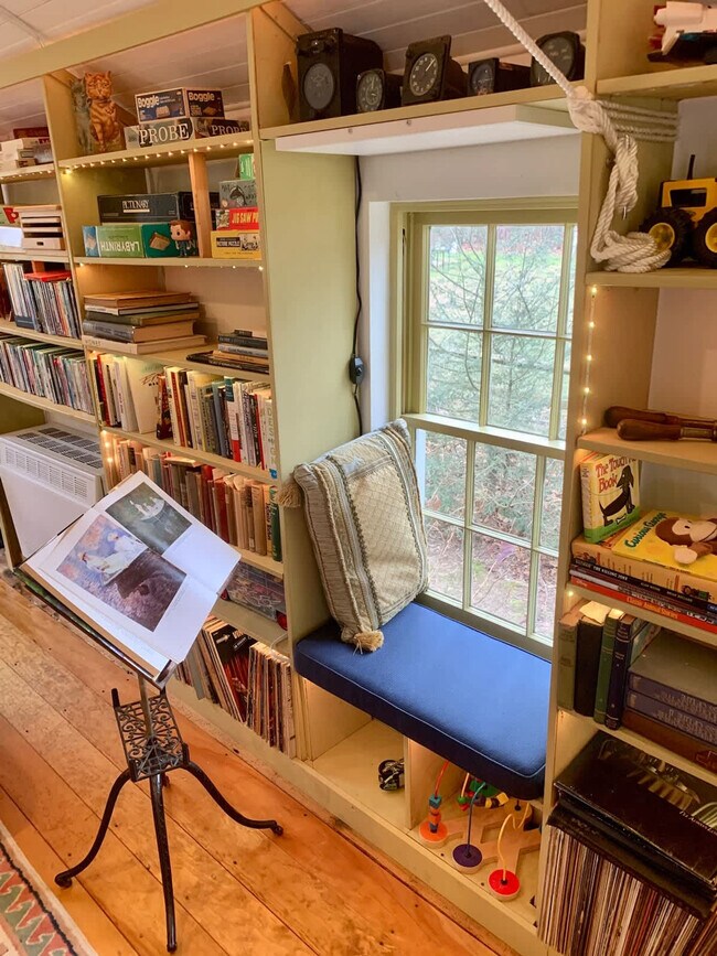 Building Photo - 1357 Canal Rd