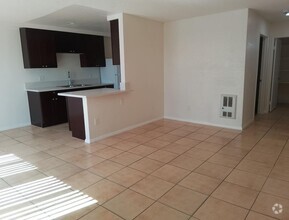 Building Photo - 1BD / 1 BA - Apartment For Rent