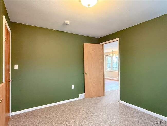 Building Photo - 2653 W Seneca Turnpike