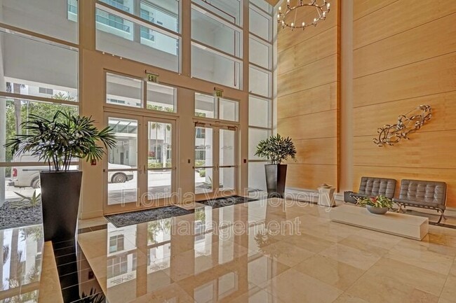 Building Photo - 350 NE 24th St