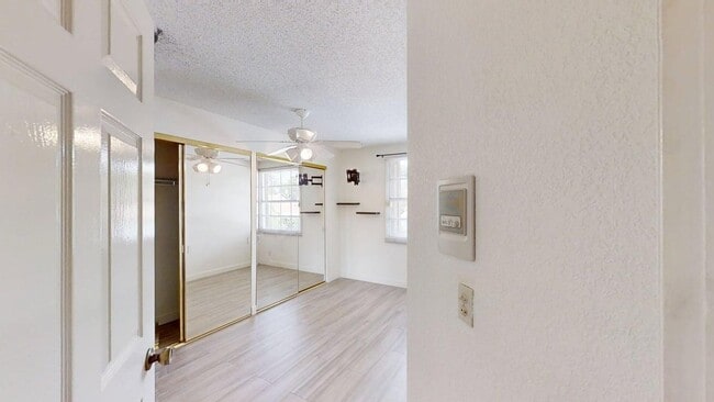 Building Photo - 23330 La Vida Way