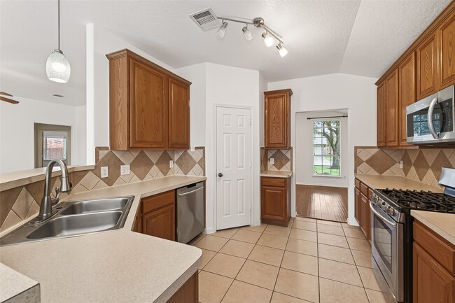 Building Photo - 2638 Marquette Trail