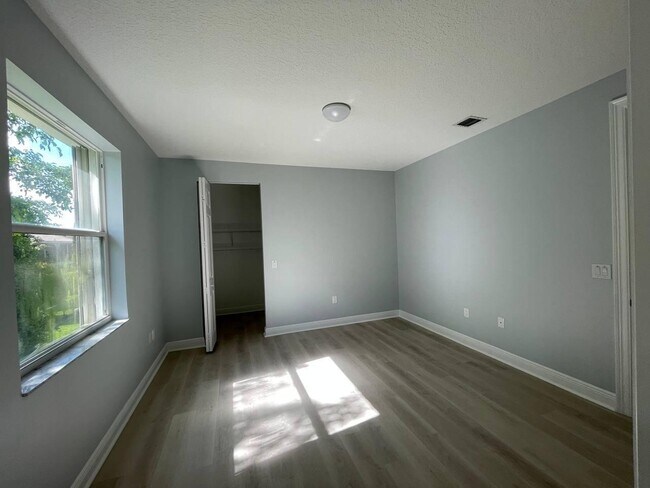 Building Photo - 9544 Barletta Winds Point