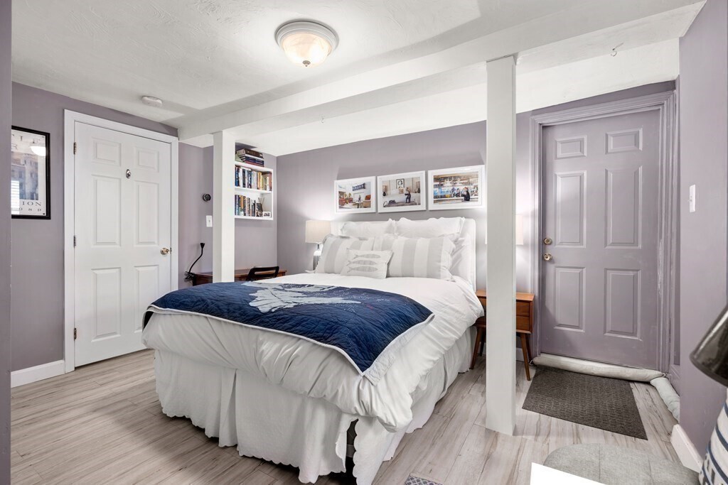 Building Photo - 256 E St