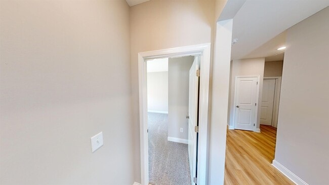 Building Photo - 1060 Moen Lp