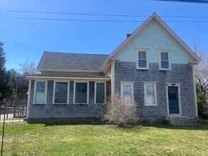 Building Photo - 459 Mill St