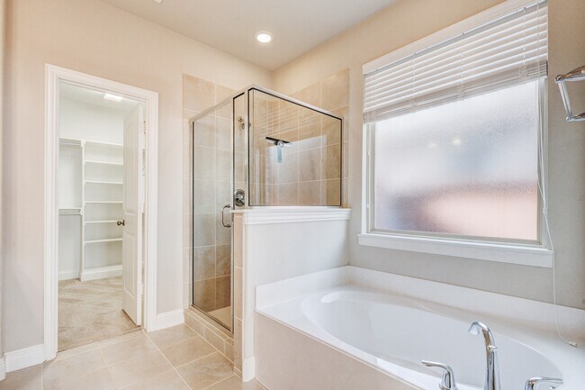 Building Photo - 15609 Canyon Ridge