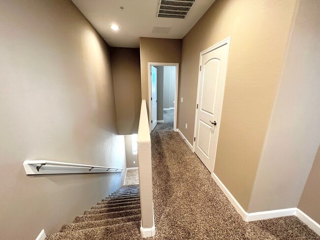 3rd floor hallway - 1255 N Arizona Ave