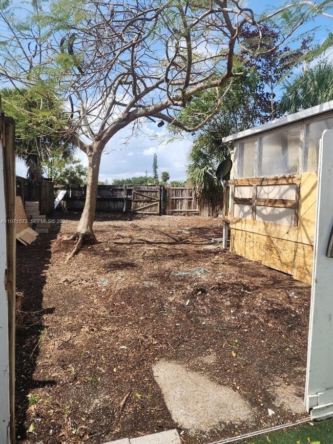 Building Photo - 9165 Highpoint Dr