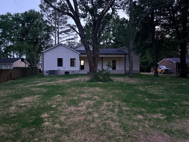 Building Photo - 1720 Allison Ave